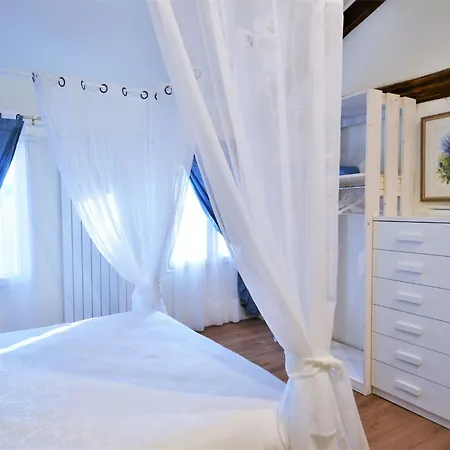Apartment Pleasant In With Shared Swimming Pool *