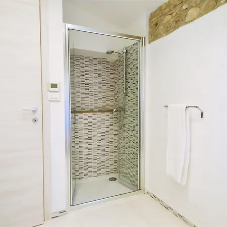 Pleasant In With Shared Swimming Pool Apartment Miane